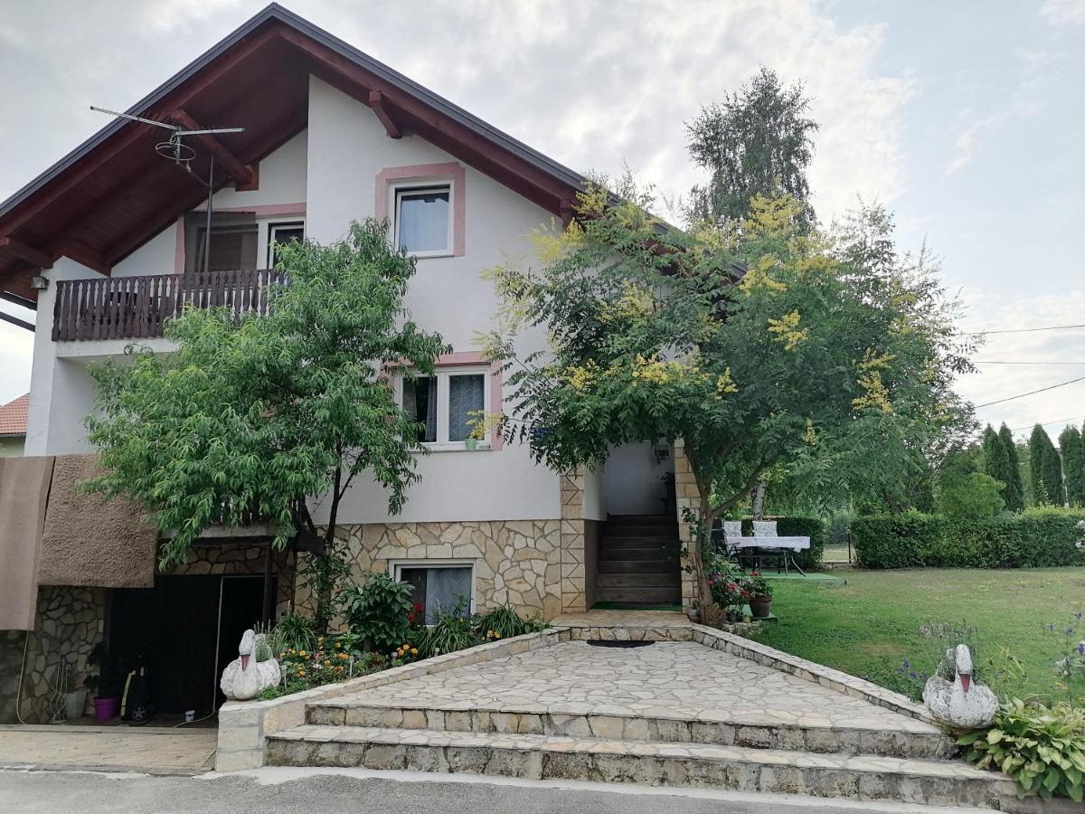 Apartman Jasmin Leilighet Čatrnja Eksteriør bilde