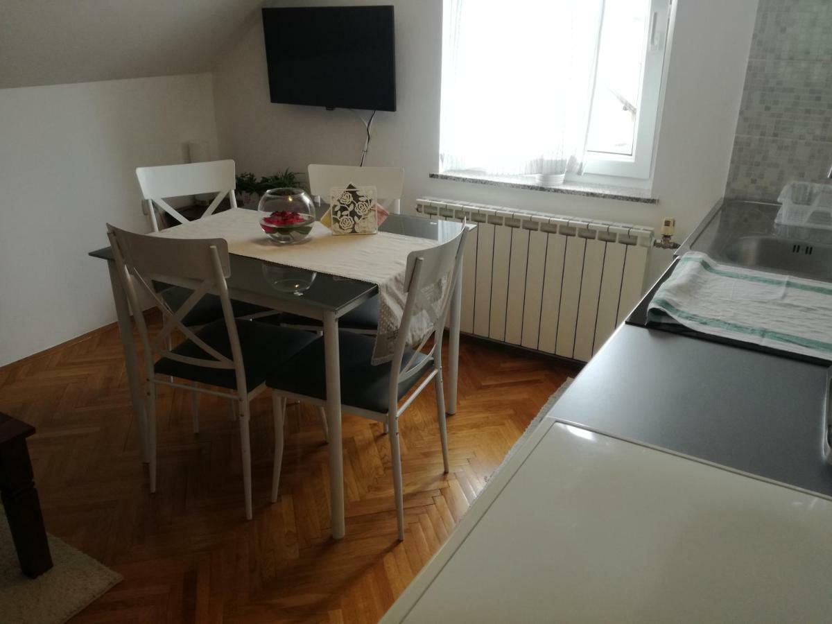 Apartman Jasmin Leilighet Čatrnja Eksteriør bilde