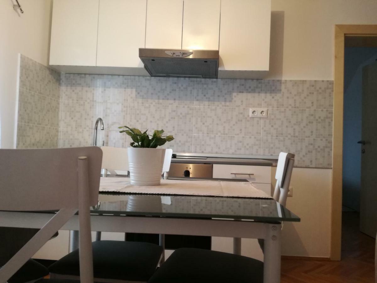 Apartman Jasmin Leilighet Čatrnja Eksteriør bilde